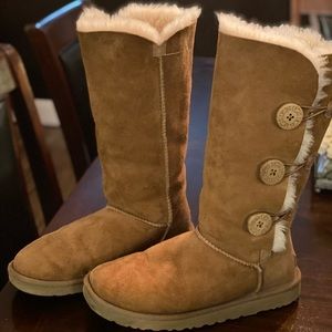 Authentic UGG boots size 8 - chestnut color